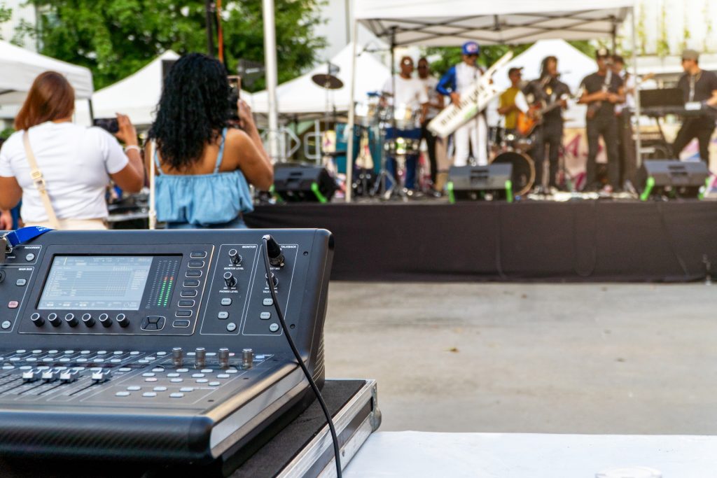 Υπηρεσίες Εξέδρας